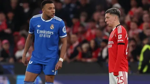 智利总统就大规模停电发表讲话：近半数家庭电力已恢复